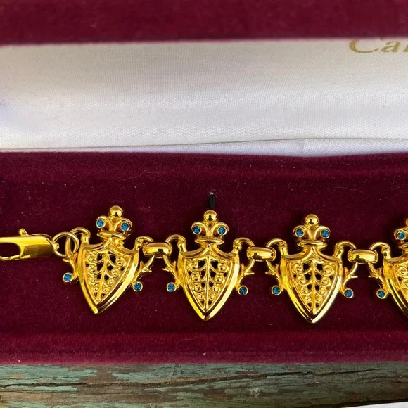 Camrose & Kross 18k gold-plated French Herald bracelet. - Picture 3 of 9